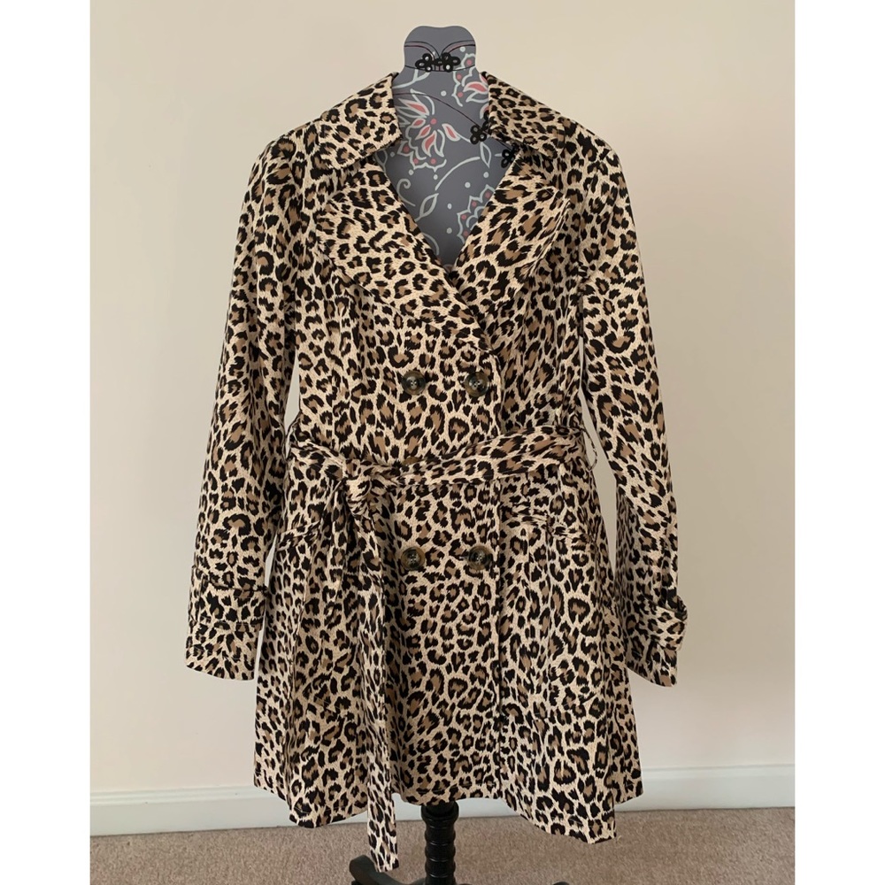 Leopard Trenchcoat